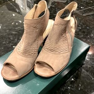 Paul Green ankle boots